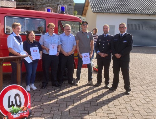 Holzheim – Fahrzeugjubiläum und Ehrung verdienter Kameradinnen und Kameraden